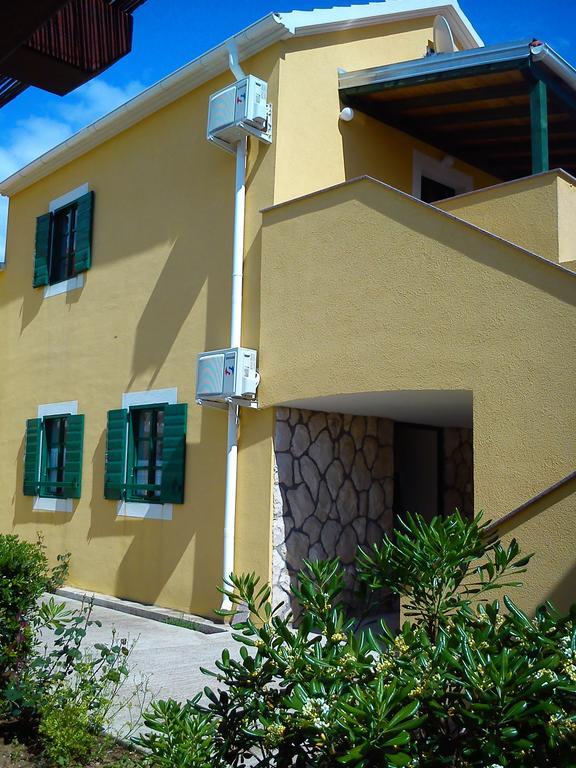 Milutinov Dvor Apartments Vrsi Zewnętrze zdjęcie