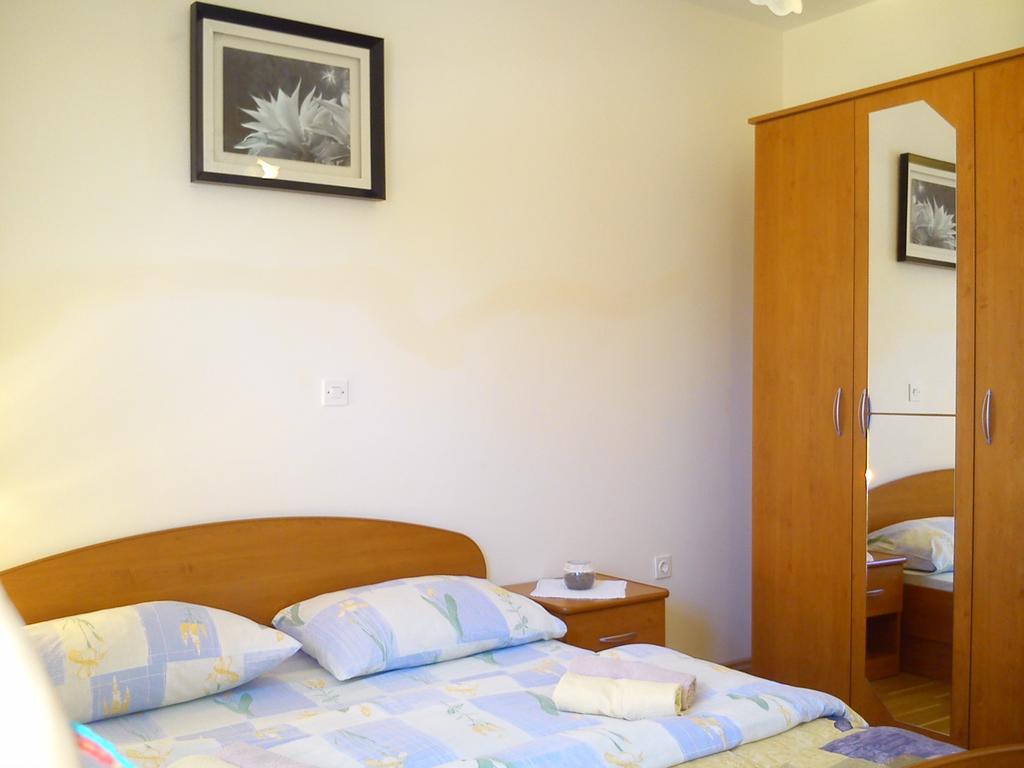 Milutinov Dvor Apartments Vrsi Zewnętrze zdjęcie
