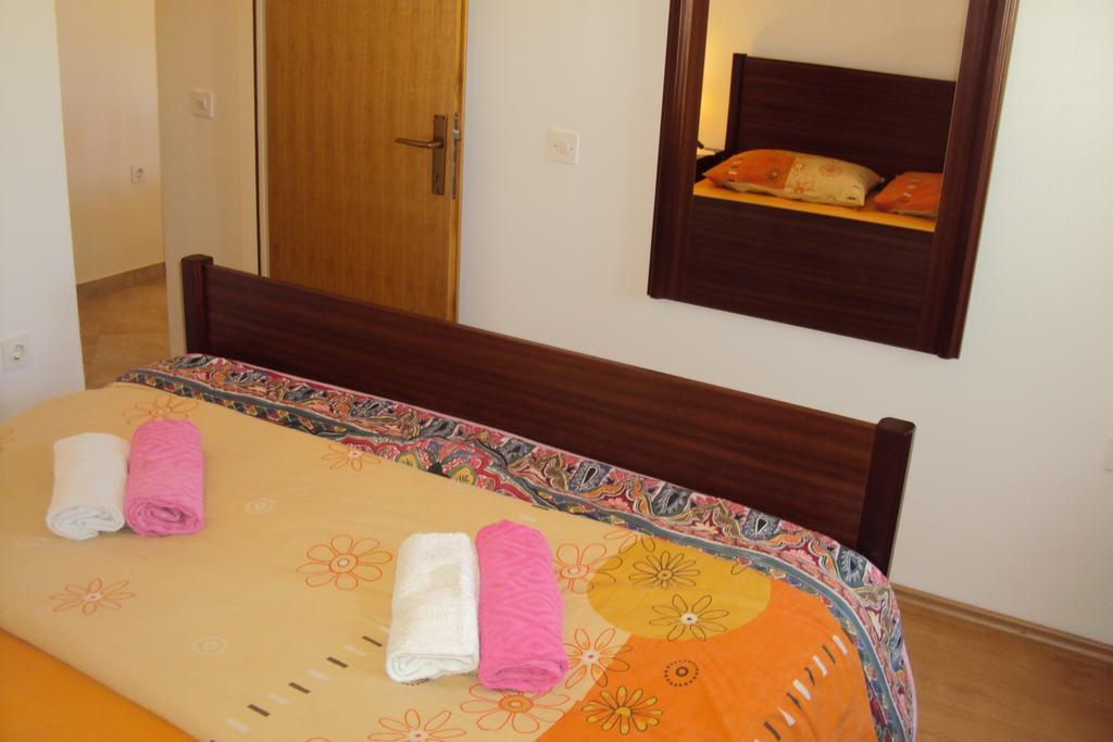 Milutinov Dvor Apartments Vrsi Zewnętrze zdjęcie