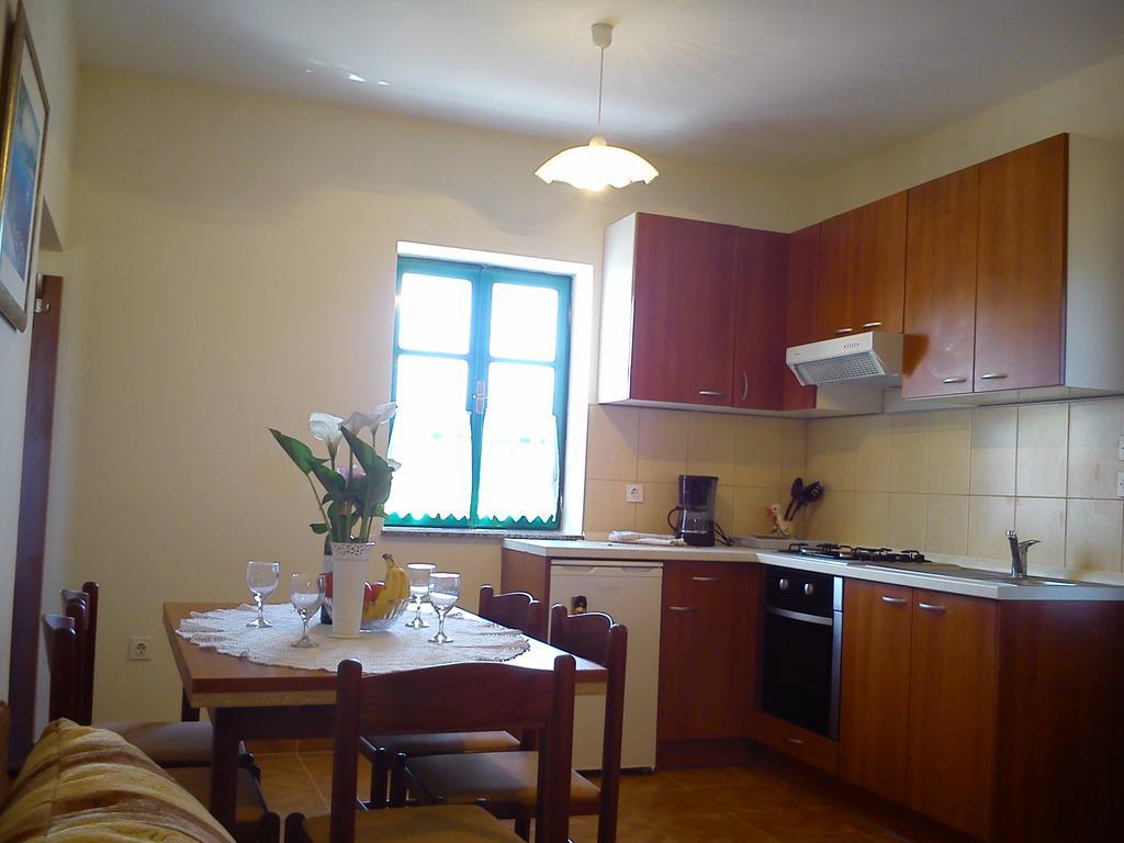 Milutinov Dvor Apartments Vrsi Zewnętrze zdjęcie