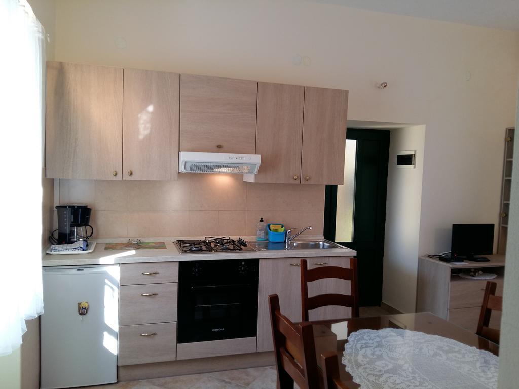 Milutinov Dvor Apartments Vrsi Zewnętrze zdjęcie