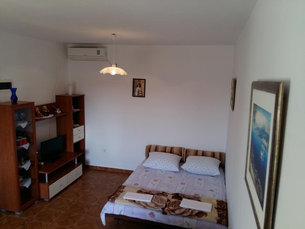 Milutinov Dvor Apartments Vrsi Zewnętrze zdjęcie